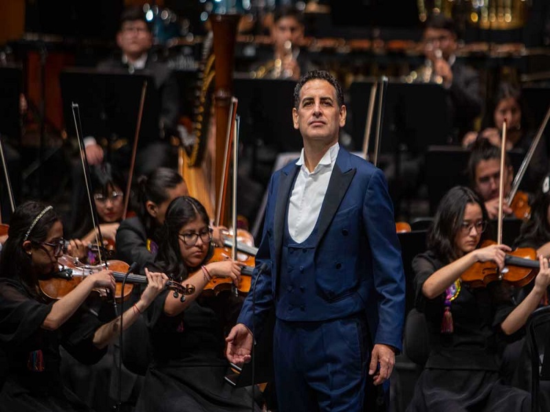 Juan Diego Flórez felicitó a Dayner Tafur-Díaz por llegar a dirigir la Orquesta Filarmónica de Berlín