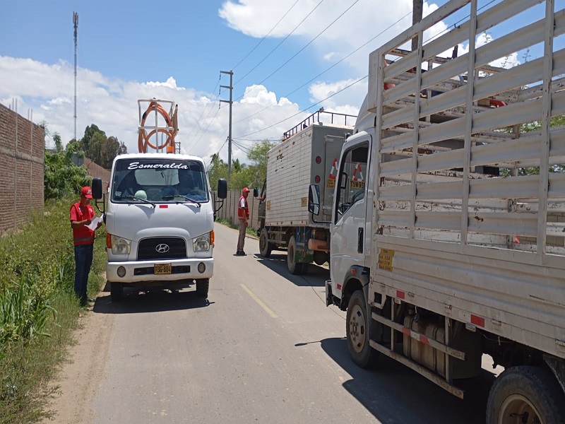 Multan a vehículos de carga pesada por transitar por la carretera  "Cola del Alacrán"