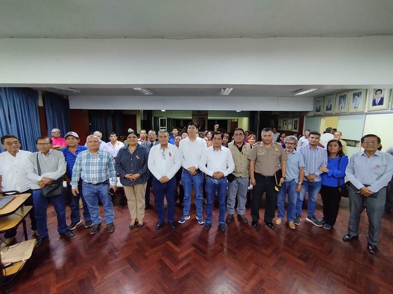 Consejo municipal y Congresistas demandan al gobierno entrega inmediata del terreno destinado para mega mercado municipal