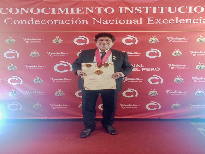 Profesor sullanero Rigoberto Ipanaqué Gálvez es reconocido con el Premio nacional Excelencia 2024