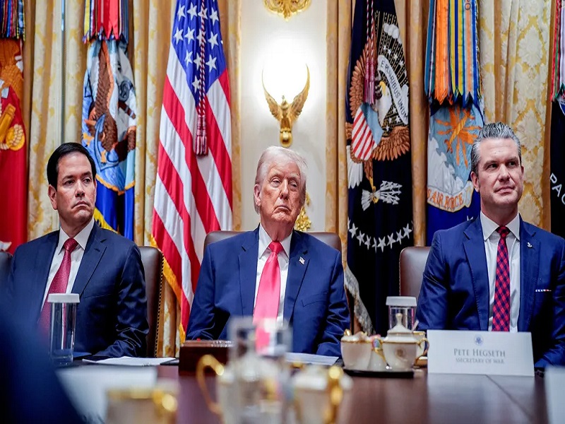 Trump sobre despliegue militar cerca de Venezuela: "No es una campaña de presión, va mucho más allá de eso"