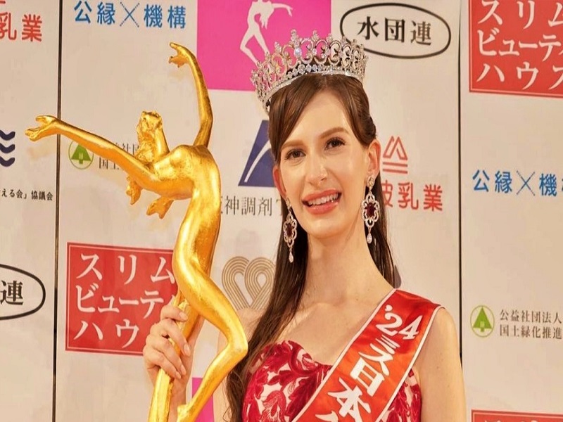 Miss Japón renunció a la corona tras descubrirse que mantiene una relación con un hombre casado