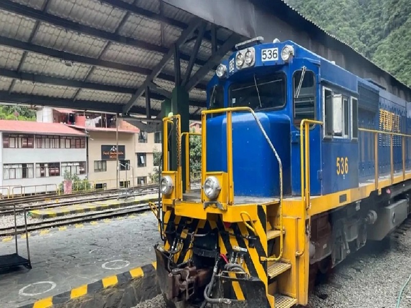 "Somos rehenes": turistas reclaman por bloqueos y suspensión del servicio de trenes a Machu Picchu
