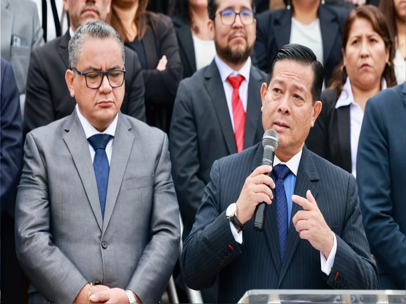 Comisión de Fiscalización del Congreso cita a Eduardo Arana y Juan José Santiváñez para responder por audios