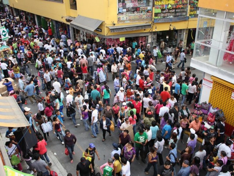 Empresarios de Mesa Redonda, Mercado Central y Grau marchan en rechazo a ordenanza municipal