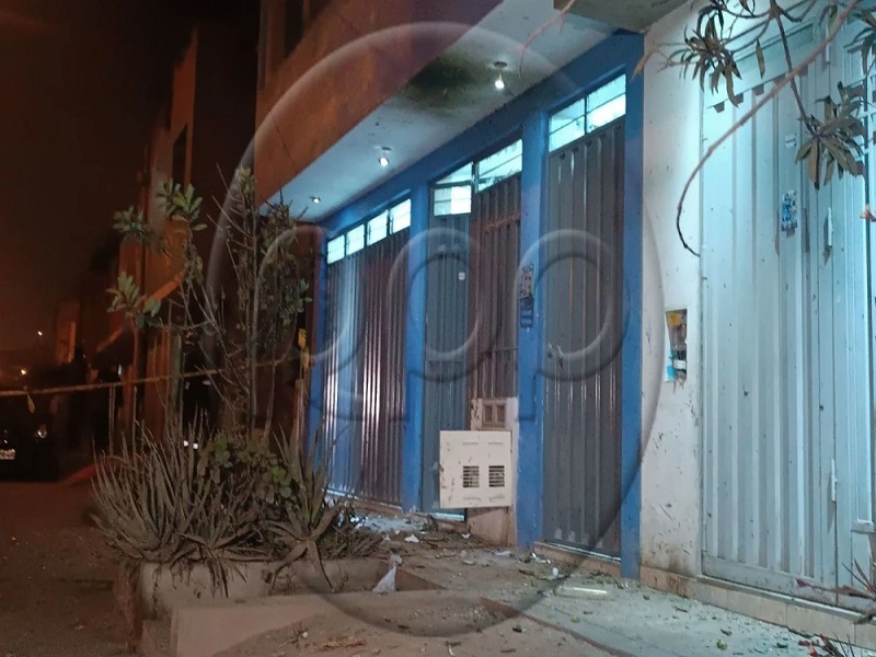Pánico en Carabayllo: delincuentes detonaron potente explosivo en el frontis de una casa
