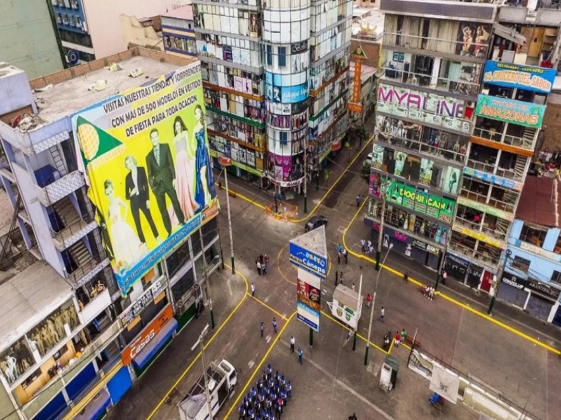 Extorsiones y paro de transportistas dejan pérdidas por S/18 millones en Gamarra y Mesa Redonda