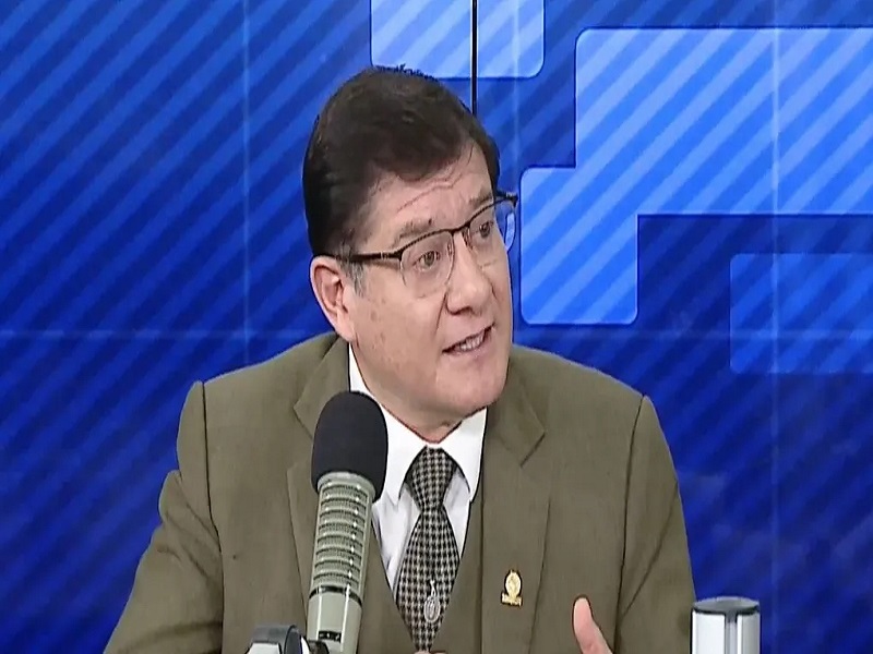 Fiscal Chávez Cotrina afirma que empresas de telefonía podrían tener responsabilidad penal por venta ambulatoria de chips: "Hay intereses de por medio"