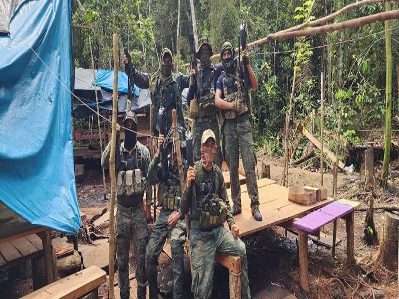 Golpe a la minería ilegal: Marina de Guerra destruye 19 dragas en la Amazonía