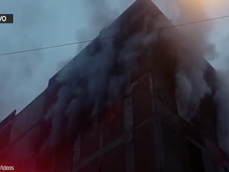 INFIERNO EN EL CENTRO DE LIMA: Nuevo incendio consume edificio en Barrios Altos