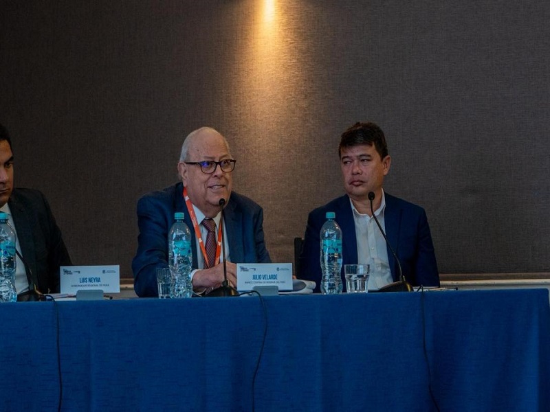 Velarde advierte sobre riesgos fiscales ante aumento del gasto público