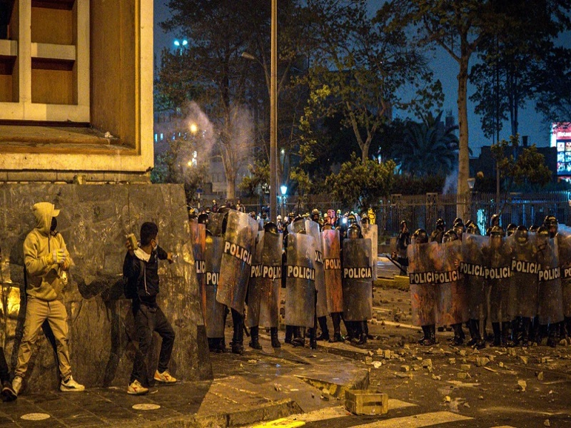 Minsa reportó 29 civiles y 60 policías heridos tras las protestas en el Centro de Lima