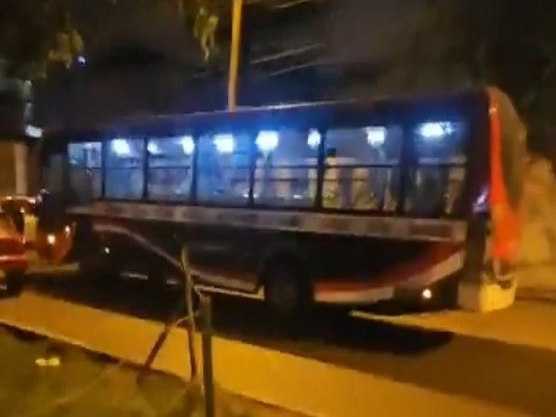 Atacan a balazos a otro bus con pasajeros a bordo y hieren a chofer en San Juan de Lurigancho