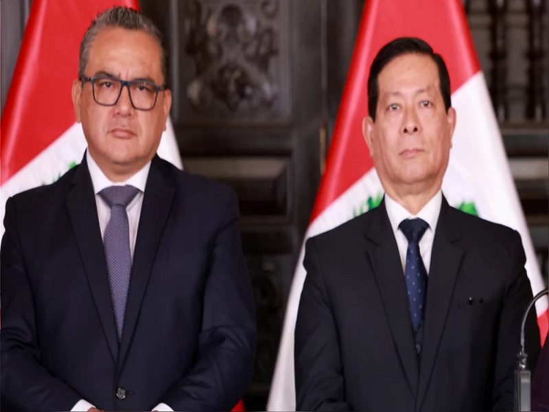 Difunden audio con voces atribuidas a Santiváñez y Arana en diálogo para cambiar de pabellón a un policía sentenciado a 27 años de cárcel