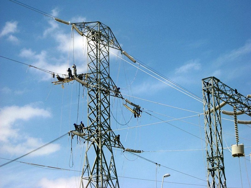 MEF cuestiona cambios que busca el Congreso en el sector eléctrico