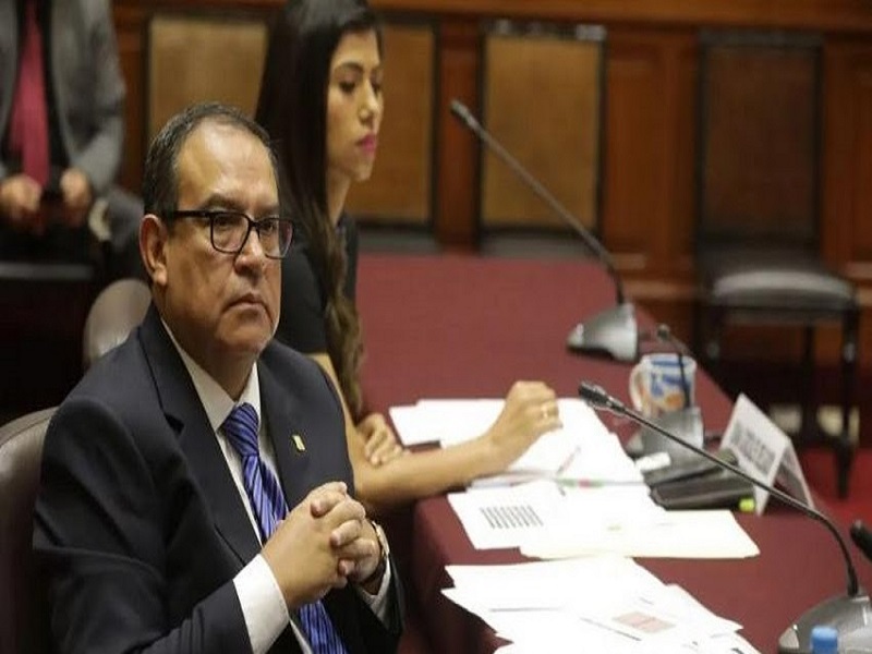 Revelan chat inédito de Alberto Otárola: acusó a Dina Boluarte de calumnia, denunció reglaje y lanzó advertencia tras el Rolexgate