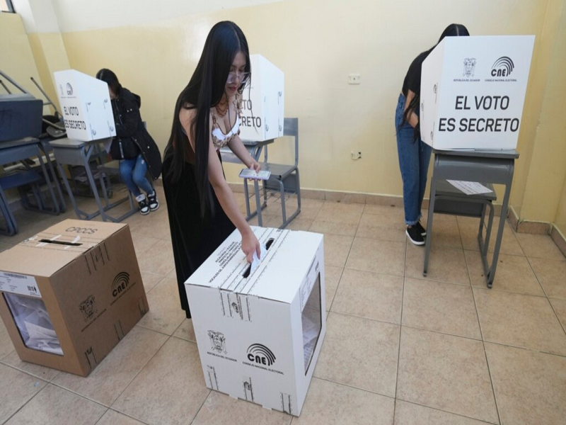 Mujeres. Más huérfanas que nunca de nuestros derechos.