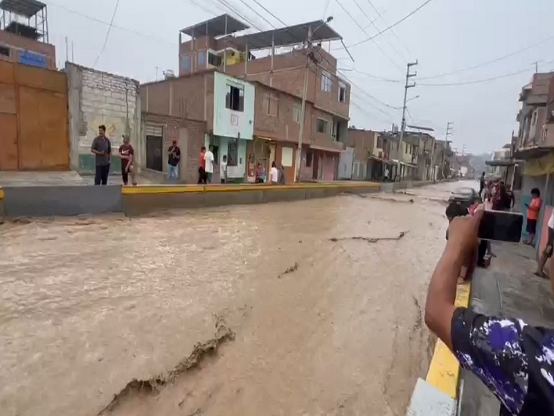 Trujillo en emergencia por lluvias: Impactantes imágenes y videos de las inundaciones que deja la activación de quebradas en La Libertad