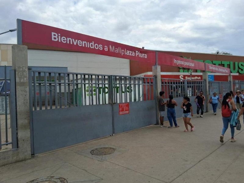 A causa de las lluvias. Cierran por dos días Mall plaza de Piura por deficiencias estructurales.