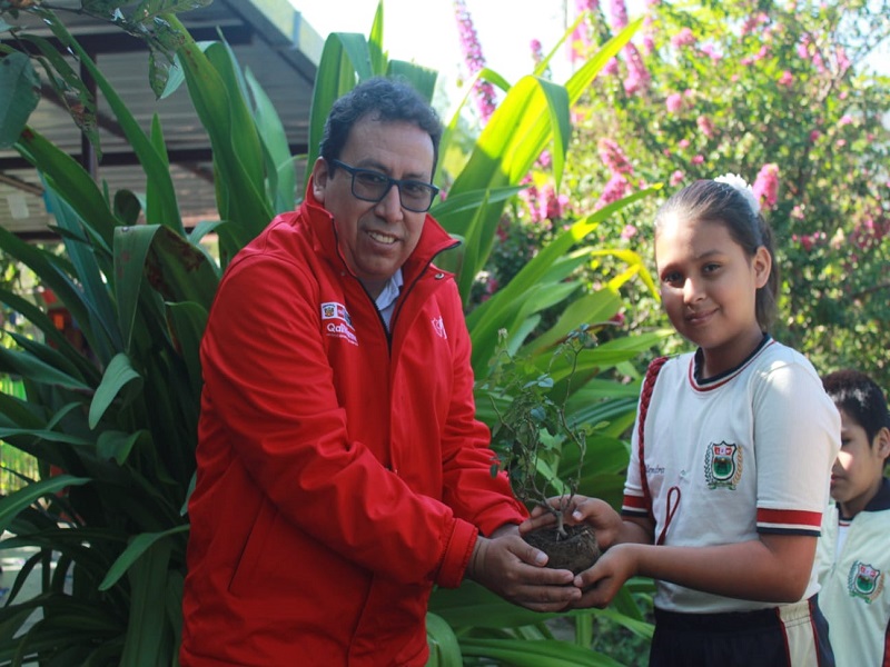 Yamango: Usuaria de Qali Warma promueve el cuidado del medio ambiente en la escuela y su comunidad
