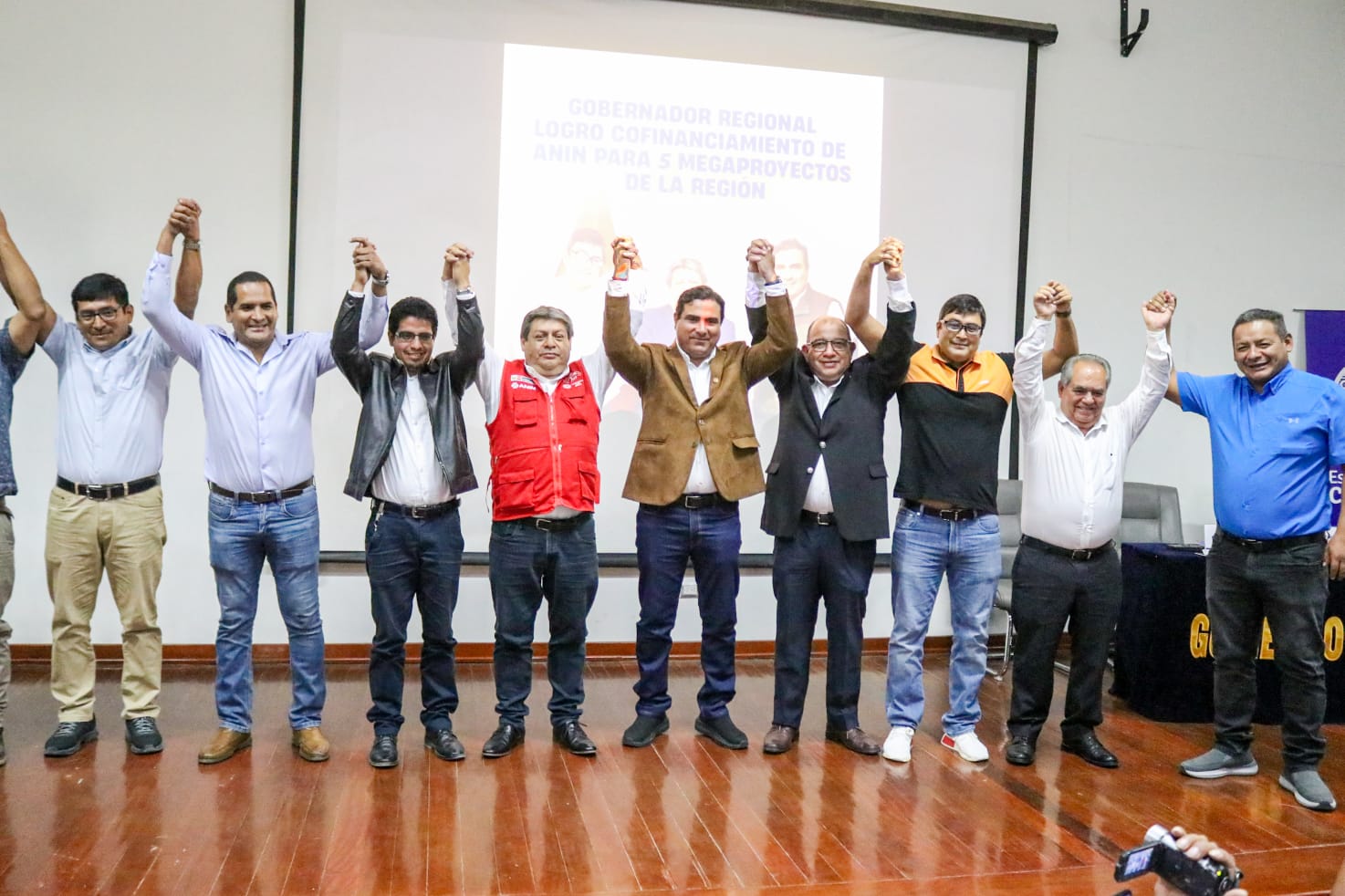 Más de 115 mil piuranos se beneficiarán con nueva carretera y obra de riego ejecutada por la Autoridad Nacional de Infraestructura  •